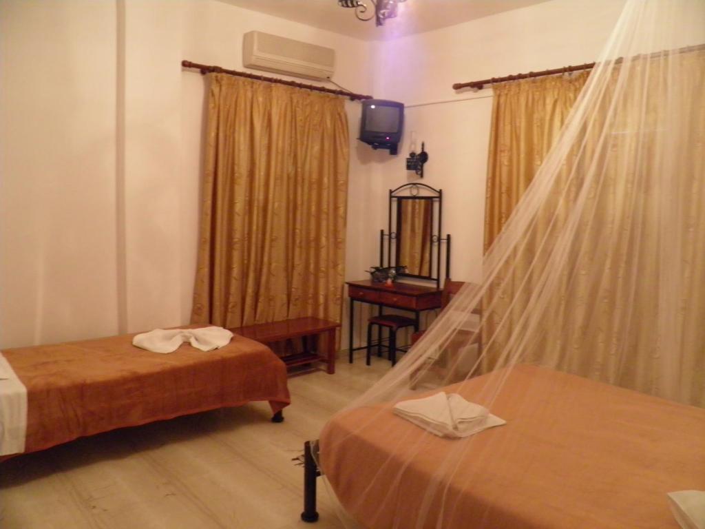Hotel Mirsini Pansion Karterados  Habitación foto