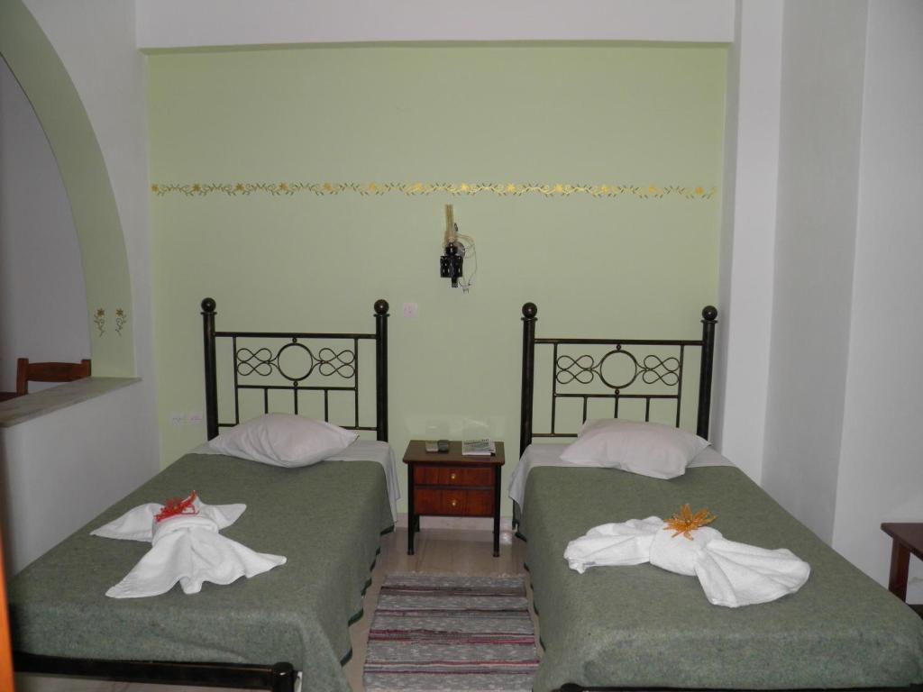 Hotel Mirsini Pansion Karterados  Habitación foto