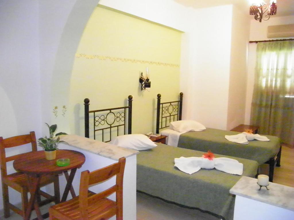 Hotel Mirsini Pansion Karterados  Habitación foto