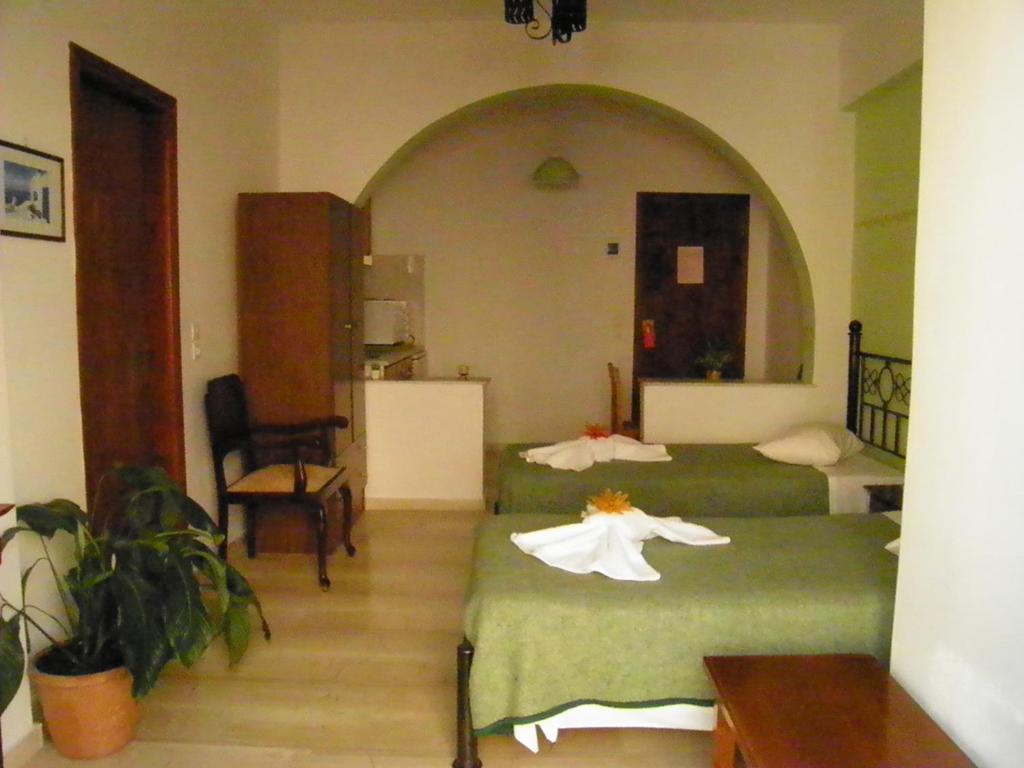 Hotel Mirsini Pansion Karterados  Habitación foto